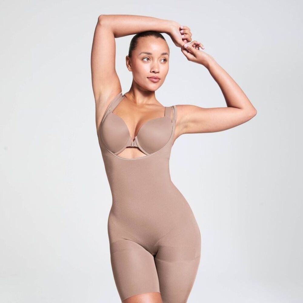 ASSETS by SPANX SPANXsculpt Women's Remarkable Results Open Bust Mid-Thigh
